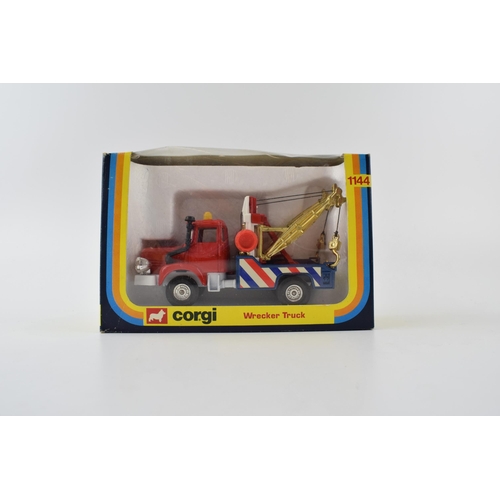 318 - Corgi Toys die-cast collectables to include, 293 Renault 5TS, 321 Porsche 924, 334 Ford Escort, 338 ... 