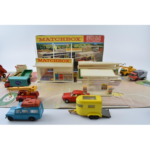 337 - Boxed Matchbox Service Station with Forecourt, together with Matchbox Lesney unboxed die-cast models... 