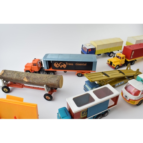 359 - Vintage unboxed die-cast toys, to include, Dinky, Matchbox Super Kings, Corgi and similar manufactur... 