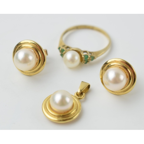 583 - 9ct gold jewellery with pearls to include a ring, a pendant and a pair of earrings, combined weight ... 