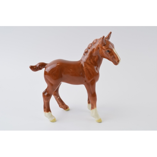 64 - Beswick chestnut large shire foal 951 (2 legs af).