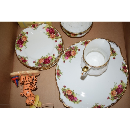 170 - Royal Albert Old Country Roses to include 6 cups, 6 saucers, 6 saucers and 6 side plates, milk jug, ... 