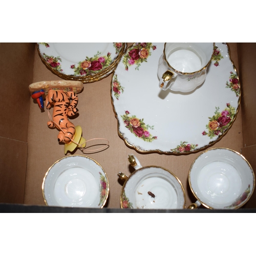 170 - Royal Albert Old Country Roses to include 6 cups, 6 saucers, 6 saucers and 6 side plates, milk jug, ... 