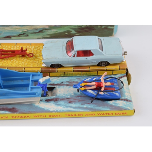 320A - Boxed Corgi The Riviera Gift Set No.31 to include Buick Riviera, Dolphin 20 Cabin Cruiser, Evinrude ... 