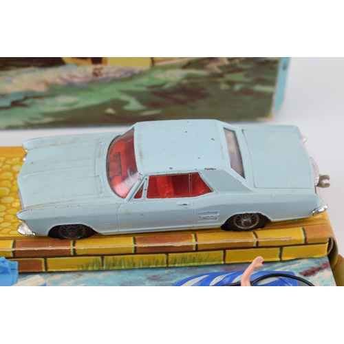 320A - Boxed Corgi The Riviera Gift Set No.31 to include Buick Riviera, Dolphin 20 Cabin Cruiser, Evinrude ... 