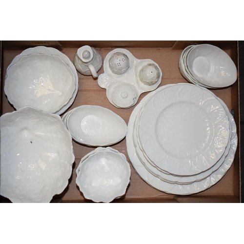 149 - Coalport / Wedgwood Countryware dinner ware to include 6 dinner plates, 6 salad plates, 7 desert pla... 