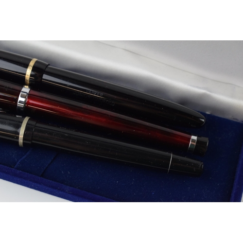 203 - A collection of vintage and modern fountain pens to include Parker Duofold Junior fountain pen with ... 