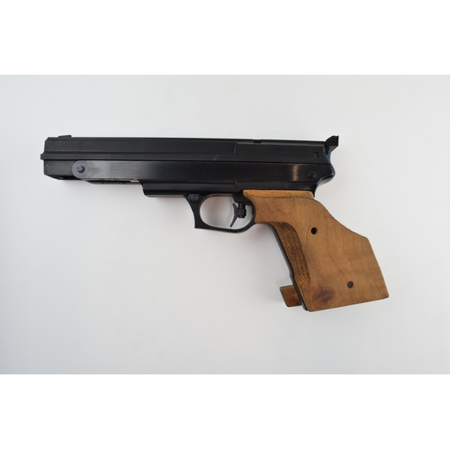 533 - Gamo Single Stroke pnuematic air pistol in original box. In working order. Length 34cm.