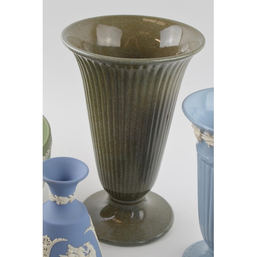 193 - Wedgwood to include an unusual speckled glaze trumpet vase, believed to be Norman Wilson, with Jaspe... 