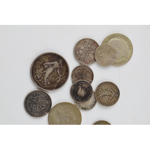 228 - Mixed coins to include examples from across the world, circa 59 grams of silver coinage to include B... 