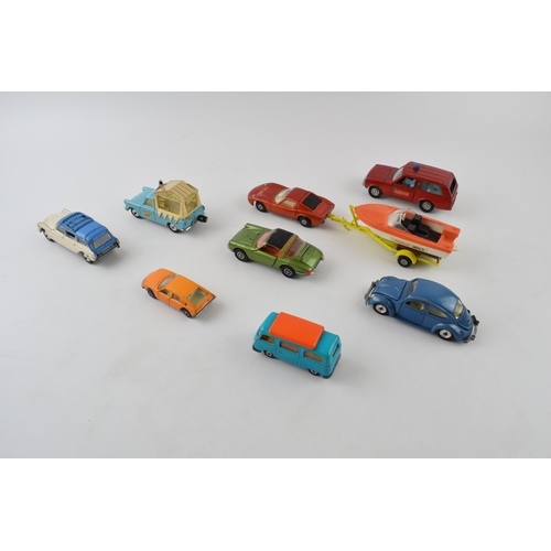 323 - A collection of vintage die cast model cars to include examples by Corgi, Dinky and Matchbox. To inc... 