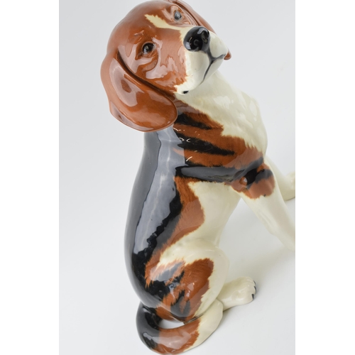 66 - Beswick Fireside Beagle 2300.