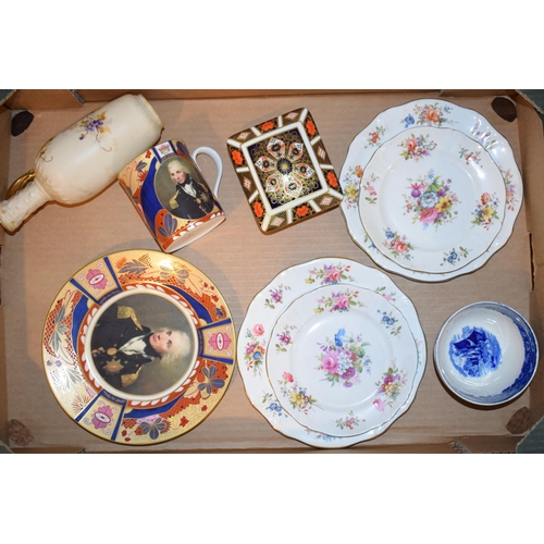 203 - A mixed collection of ceramics to include Nelson Collection, Royal Worcester Hammersly, and a Crown ... 