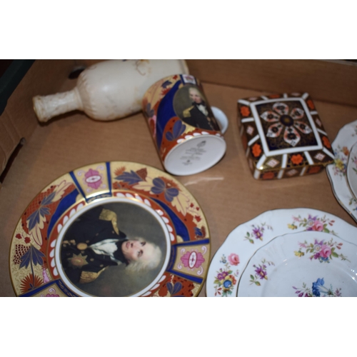 203 - A mixed collection of ceramics to include Nelson Collection, Royal Worcester Hammersly, and a Crown ... 