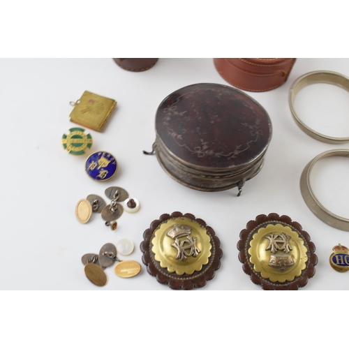 234 - Mixed items to include a silver and tortoiseshell trinket box (legs af), 9ct gold on silver cufflink... 