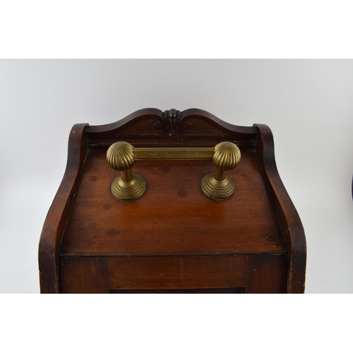 413 - A Victorian coal scuttle in wood with brass fittings. Original liner is present.