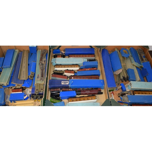 423 - A good quantity of boxed vintage Hornby Dublo tinplate trains and track. To include Dutchess of Atho... 