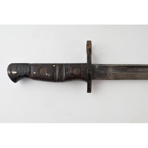 425 - WWI Remmington 1913 pattern 10 16 bayonet. Length 58cm.