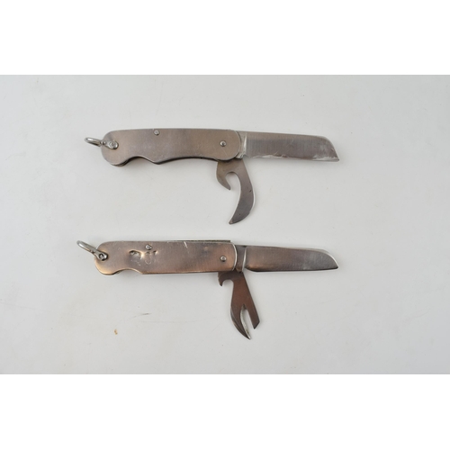 495 - Two military British Army issue pocket knives. One Wade & Butcher, Sheffield dated 1945 together wit... 