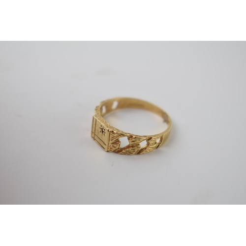 295 - 9ct gold dress ring with diamond chip, 2.7 grams, size S.