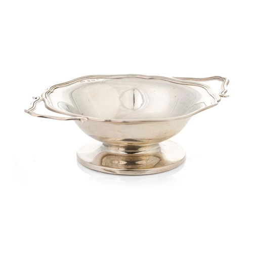 101 - Silver tazza, Birmingham 1908, Deakin & Francis, 58.1 grams, with 2 handles.