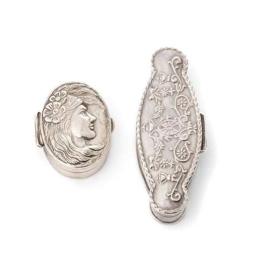 153 - Two silver pill boxes, one depicting a girl and a larger example (2), 30.4 grams.