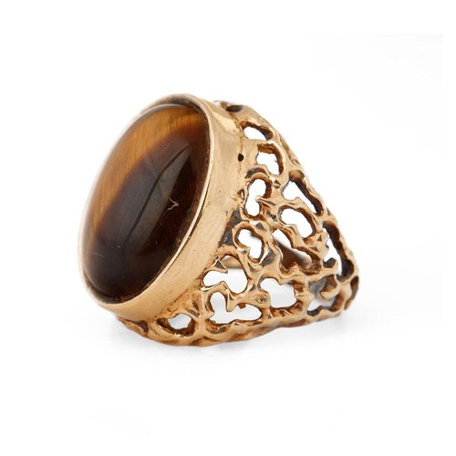 268 - 9ct gold ornate ring with tiger's eye, 8.8 grams, size O/P.