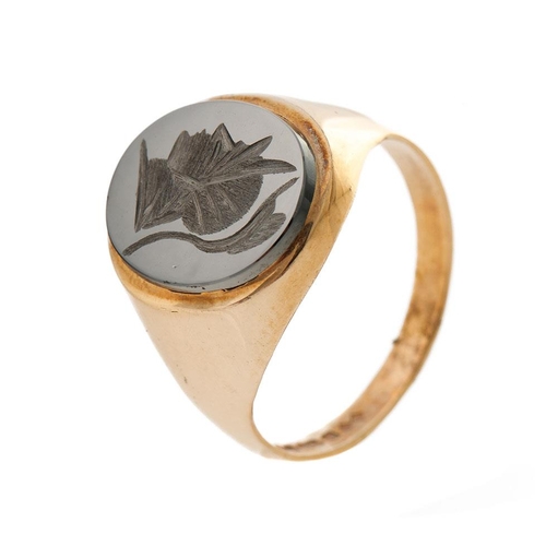 334 - 9ct gold gents signet ring with relief cameo intaglio, 4.8 grams, size Q/R.