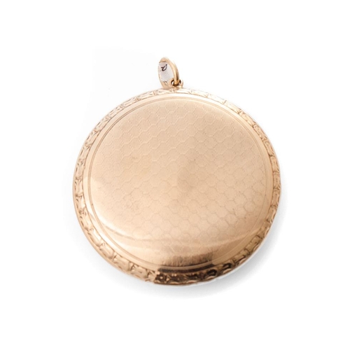 346 - 9ct gold circular rouge compact, decorated to front and reverse, loop to top, mirror to interior, Bi... 