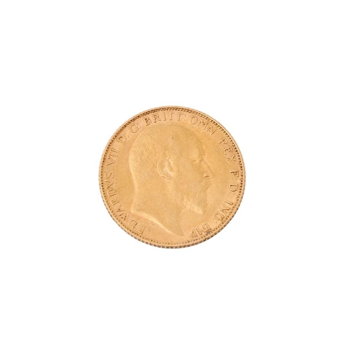 8 - 22ct gold half sovereign 1904.