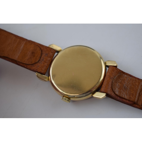 184 - Boxed gentleman's vintage 9ct gold Smith's De Luxe wrist watch, rare floating wide lugs and honeycom... 