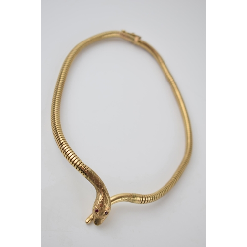 273 - 9ct gold expanding snake head necklet, fully hallmarked for Birmingham 1977, makers Cropp & Farr, we... 