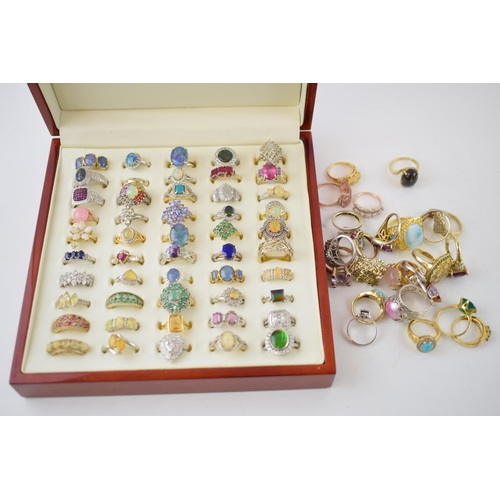 293 - An good collection of over 75 sterling silver gemset ring to include various styles and sizes, some ... 