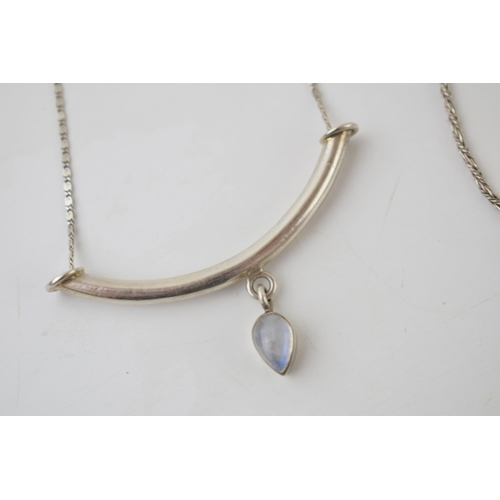 307 - Silver necklace with moonstone pendant with a silver chain, 10.4 grams (2).