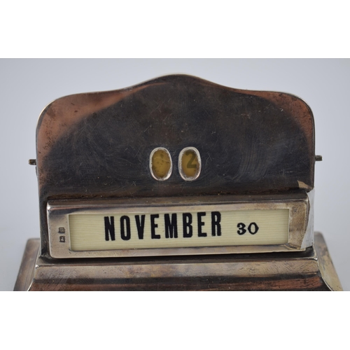 81 - Edwardian silver perpetual desk calendar with rotating number and 6 plaquettes for months, Mappin an... 