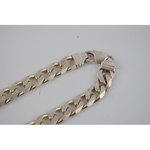 89 - Boxed silver curb link chain with lobster claw clasp marked 925 Italy. Length 51cm / 20