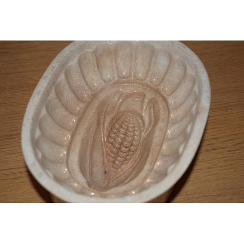 132J - A collection of early to mid 19th century creamware jelly moulds to include makes such as Wedgwood, ... 