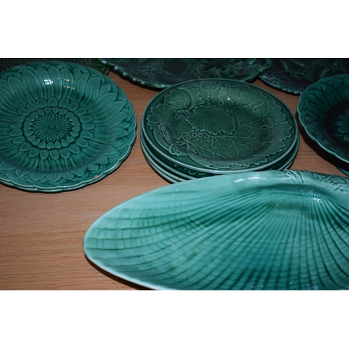 132K - A large collection of 19th century green glaze pottery to include Wedgwood and dishes with shells, f... 