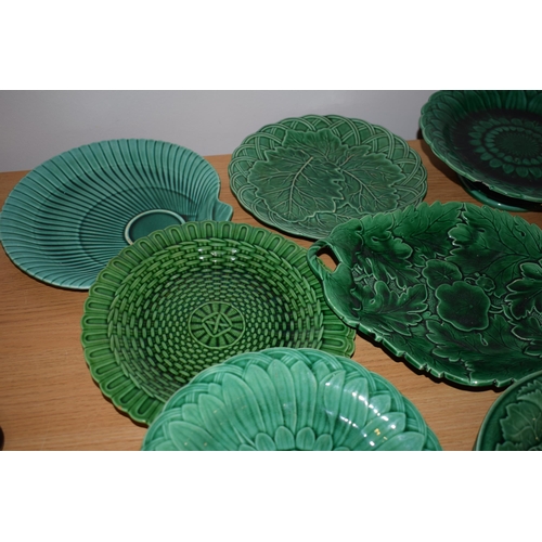 132K - A large collection of 19th century green glaze pottery to include Wedgwood and dishes with shells, f... 