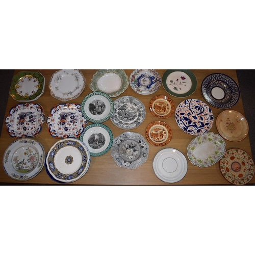 132V - A large collection of 19th century plates to include Spode Felspar examples, blue and white and many... 