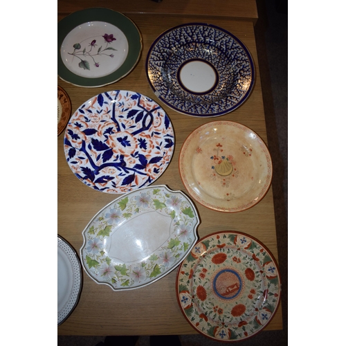 132V - A large collection of 19th century plates to include Spode Felspar examples, blue and white and many... 