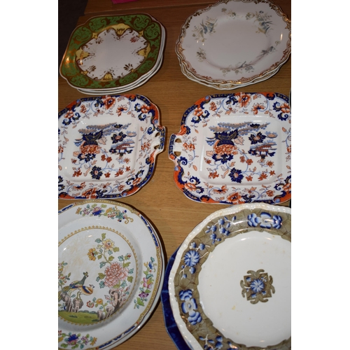 132V - A large collection of 19th century plates to include Spode Felspar examples, blue and white and many... 