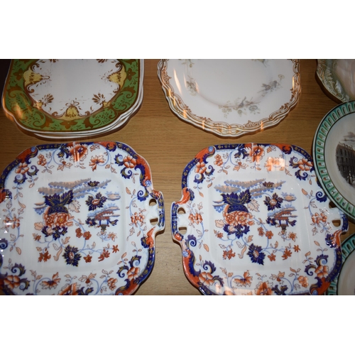 132V - A large collection of 19th century plates to include Spode Felspar examples, blue and white and many... 