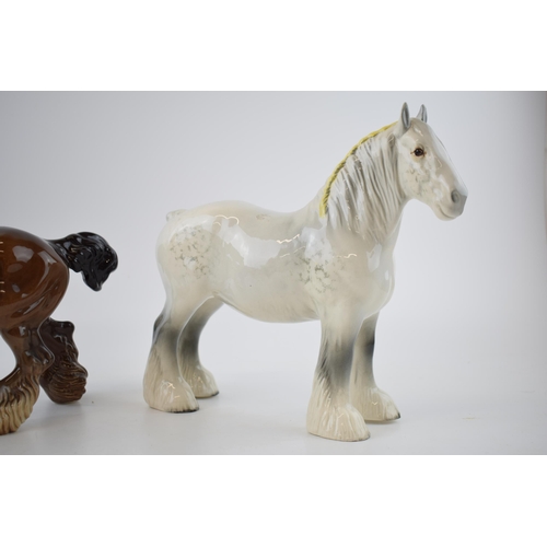 74T - Beswick 818 shire in grey with brown cantering shire 975 (2).