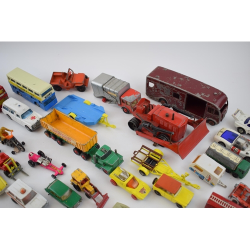 458 - A collection of vintage die cast model toy collectables to include Matchbox, Dinky, Lesney, Corgi an... 