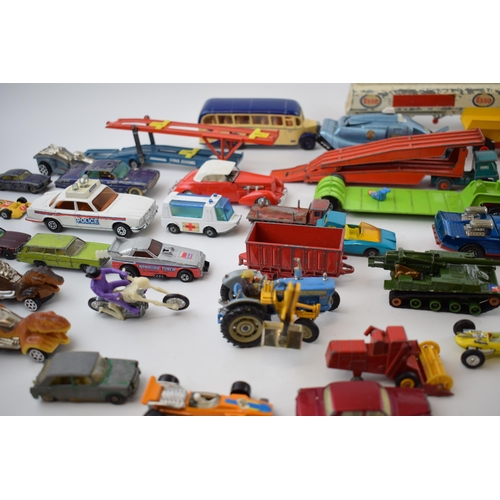 459 - A collection of vintage die cast model toy collectables to include Matchbox, Dinky, Lesney, Corgi an... 