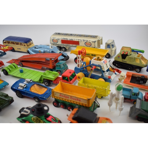 459 - A collection of vintage die cast model toy collectables to include Matchbox, Dinky, Lesney, Corgi an... 