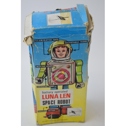 466 - Boxed Luna Len Space Robot, battery operated, made in Hong Kong.