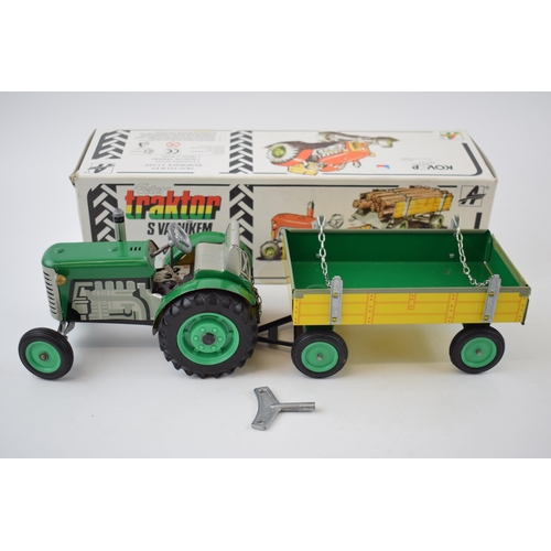 489 - Boxed Zetor Traktor / Tractor and trailer, Kovap Czechoslovakia, in green colourway, with yellow tra... 