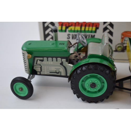 489 - Boxed Zetor Traktor / Tractor and trailer, Kovap Czechoslovakia, in green colourway, with yellow tra... 